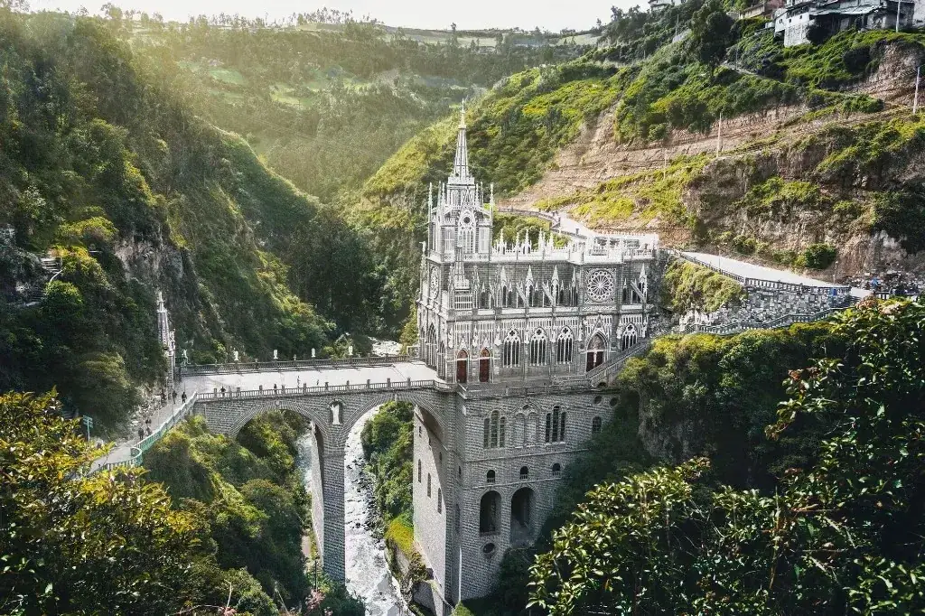 Tour Colombia - Ecuador, Las Lajas y Tulcán